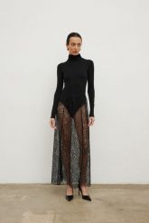 Spódnica koronkowa w kolorze BLACK- SERENE -S. Czarne spódnice damskie Marsala, s, bez wzorów, z koronki, eleganckie, maxi. Za 149.90 zł.