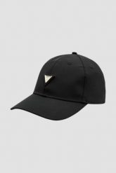 GUESS Czarna czapka z daszkiem Nomie. Czarne czapki z daszkiem damskie Guess, z aplikacjami. W wyprzedaży za 113.99 zł.