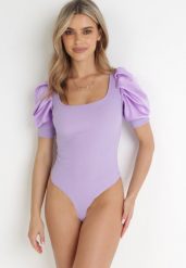 Fioletowe Prążkowane Body z Bufiastymi Rękawami Teasea. Fioletowe body i gorsety Born2be, bez wzorów, prążkowane. Za 64.99 zł.