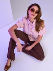 Jeansy bootcut flare ze średnim stanem i ozdobnym przeszyciem - brązowy. Brązowe jeansy damskie Sinsay. Za 69.99 zł.