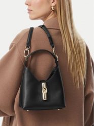 Furla Torebka Iride Mini WE00876 ARE000 O6000 Czarny. Czarne torebki klasyczne damskie Furla, bez dodatków. Za 1,059.00 zł.