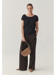 TATUUM Bluzka w kolorze granatowym rozmiar: XXL. Niebieskie bluzki damskie TATUUM, xxl, bez wzorów, bez kołnierzyka, bez ramiączek. Za 135.17 zł.