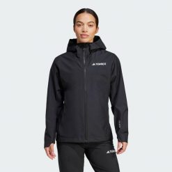 Kurtka Terrex Multi 2.5L Rain.Rdy. Czerwone kurtki damskie Adidas, l, bez wzorów, z materiału, bez kaptura. W wyprzedaży za 449.40 zł.