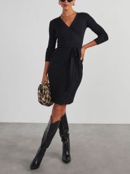 LA Angels Sukienka w kolorze czarnym rozmiar: M. Czarne sukienki damskie LA Angels, bez wzorów, z tkaniny, bez ramiączek. Za 227.31 zł.