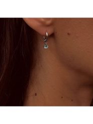 Les Petites Précieuses Srebrne kolczyki-kreole z topazem rozmiar: onesize. Niebieskie kolczyki damskie Les Petites Précieuses, z topazem, srebrne. Za 118.28 zł.