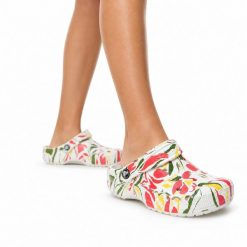 Klapki chodaki damskie Crocs BAYA SEASONAL PRINTED CLOG. Klapki damskie Crocs, bez wzorów, z materiału, bez obcasa, bez zapięcia. Za 169.00 zł.