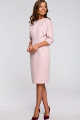 Sukienka ołówkowa z kimonowymi rękawami taliowana różowa. Czerwone sukienki damskie Stylove, bez wzorów, biznesowe, bez ramiączek. W wyprzedaży za 167.00 zł.