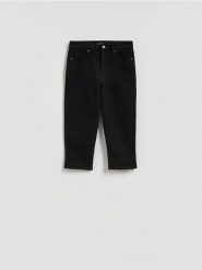 Jeansy capri - czarny. Czarne jeansy damskie Reserved. Za 99.99 zł.
