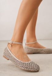 Jasnobeżowe Siateczkowe Balerinki z Wkładką ze Skóry Naturalnej Ozdobione Aplikacją Adriarissa. Brązowe balerinki damskie Born2be, z aplikacjami, ze skóry. Za 69.99 zł.