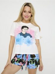 Piżama dwuczęściowa Frida Kahlo - kremowy. Białe piżamy damskie Sinsay, bez wzorów, bez ramiączek. W wyprzedaży za 22.99 zł.
