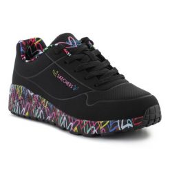 Buty Skechers Lovely Luv 314976L-BKMT czarne. Czarne buty sportowe dziewczęce z gumy, bez zapięcia. Za 367.32 zł.