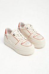 Sneakersy damskie skórzane na platformie PINKO. Obuwie sportowe damskie Pinko, bez zapięcia. W wyprzedaży za 854.25 zł.
