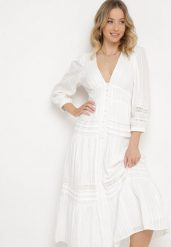 Biała Rozkloszowana Sukienka z Bawełny Zapinana na Guziki z Ażurowymi Taśmami Lacinda. Białe sukienki damskie Born2be, w ażurowe wzory, z bawełny, bez ramiączek. Za 259.99 zł.