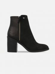 Wrangler Botki "Abigail" w kolorze czarnym rozmiar: 36. Czarne botki damskie Wrangler, eleganckie, bez obcasa, bez zapięcia. Za 224.95 zł.