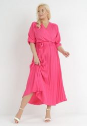 Różowa Plisowana Sukienka Maxi z Kopertowym Dekoltem i Wiązaniem w Talii Lariah. Czerwone sukienki damskie Born2be, bez wzorów, bez ramiączek. Za 79.99 zł.