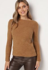 Brązowy Sweter w Klasycznym Stylu z Dekoltem w Łódkę Zinvirra. Brązowe swetry klasyczne damskie Born2be, na zimę, m, bez kołnierzyka. Za 74.99 zł.