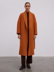 BGN Płaszcz przejściowy w kolorze jasnobrązowym rozmiar: 40. Brązowe płaszcze damskie BGN, bez wzorów, z wełny, bez kaptura. Za 389.08 zł.