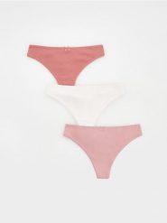 Majtki typu stringi 3 pack - różowy. Czerwone stringi Reserved, bez wzorów. W wyprzedaży za 35.99 zł.