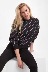 Bluza damska KARL LAGERFELD. Bluzy damskie KARL LAGERFELD, l, bez wzorów, bez kaptura. W wyprzedaży za 660.87 zł.