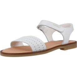 Sandały PABLOSKY 451600P Biały. Białe sandały damskie Pablosky, bez wzorów, ze skóry, bez obcasa, bez zapięcia. Za 242.99 zł.