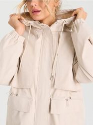 Kurtka parka z kapturem i kieszeniami z twillu - kremowy. Białe parki damskie Sinsay, l, z kapturem. Za 119.99 zł.