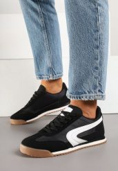 Czarne Sneakersy w Klasycznym Stylu Ellirianne. Czarne obuwie sportowe damskie Born2be, bez zapięcia, trekkingowe. Za 89.99 zł.