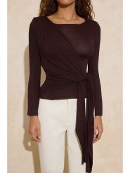 Trendyol Bluzka w kolorze brązowym rozmiar: S. Brązowe bluzki damskie Trendyol, s, bez wzorów, bez kołnierzyka, bez ramiączek. Za 52.99 zł.