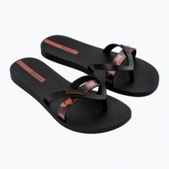 Japonki damskie Ipanema Kirei Chic. Czerwone klapki damskie Ipanema, bez wzorów, bez obcasa, bez zapięcia. Za 79.99 zł.