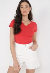 Czerwony T-shirt Aerippe. Czerwone t-shirty damskie Born2be, l, z aplikacjami, z bawełny, bez kołnierzyka. Za 29.99 zł.
