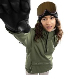 Damska kurtka snowboardowa Sporty zimowe SIROKO W3-W Robson. Zielone kurtki damskie SIROKO, na zimę, bez wzorów, z softshellu, bez kaptura. Za 844.00 zł.