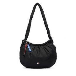Torebka Tommy Jeans. Czarne torebki klasyczne damskie Tommy Jeans, z jeansu, bez dodatków. Za 449.99 zł.