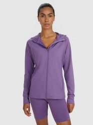 4F Bluza treningowa regular szybkoschnąca damska - fioletowa S. Czerwone bluzy damskie 4F, s, bez wzorów, z dzianiny, z kapturem. Za 199.99 zł.
