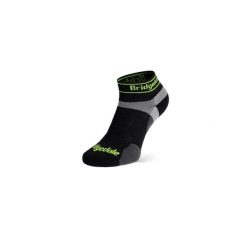 Skarpety do biegania Bridgedale Ultra LT T2 Merino Sport Low. Czerwone skarpetki damskie Bridgedale, bez wzorów. Za 67.99 zł.