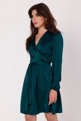 Rozkloszowana Sukienka o Kopertowym Kroju z Satyny - Zielona. Zielone sukienki damskie MOE, bez wzorów, z elastanu, wizytowe, bez ramiączek. Za 344.90 zł.