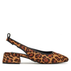 Sandały Steve Madden. Brązowe sandały damskie Steve Madden, bez wzorów, bez obcasa, na słupku, bez zapięcia. Za 319.99 zł.