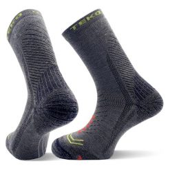 Skarpety sportowe z wełną merino Teko ecoHIKE Discovery Light Half Cushion 2.0. Niebieskie skarpetki damskie TEKO, bez wzorów, z materiału. Za 63.00 zł.