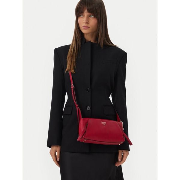 Torebka Guess. Czerwone listonoszki damskie Guess, z aplikacjami, bez dodatków. Za 544.99 zł.