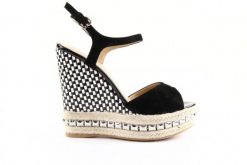 Sandały Sca'viola PS502-16-1A Black, Czarny, Skóra naturalna - 40. Czarne sandały damskie Sca'viola, z aplikacjami, ze skóry, bez obcasa, na koturnie, bez zapięcia. W wyprzedaży za 89.10 zł.