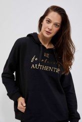 Bluza z kapturem i ozdobnym napisem czarna. Czarne bluzy damskie MOODO, m, bez wzorów, z bawełny, z kapturem. W wyprzedaży za 69.99 zł.