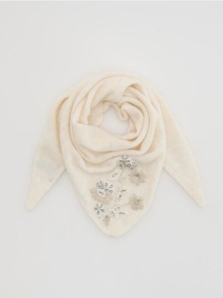 Szal z wełną - złamana biel. Szaliki damskie Reserved, bez wzorów, z wełny. Za 119.99 zł.