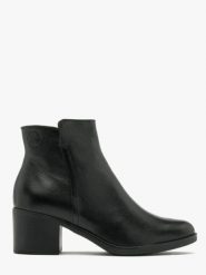 Czarne botki na obcasie. Czarne botki damskie Ryłko, ze skóry, z okrągłym noskiem, bez obcasa, na obcasie, bez zapięcia. Za 399.99 zł.