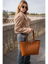 Maison héritage PARIS Skórzany shopper bag "Elis" w kolorze jasnobrązowym - 41 x 30 x 10 cm rozmiar: onesize. Brązowe shopper bag maison héritage PARIS, bez wzorów, z materiału, na ramię, bez dodatków. Za 434.99 zł.