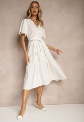Biała Sukienka Wiązana w Talii z Plisowaniem na Dole Dorseki. Białe sukienki damskie Renee, bez wzorów, eleganckie, bez ramiączek. W wyprzedaży za 47.99 zł.