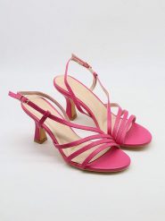 Bellucci Sandały w kolorze różowym rozmiar: 37. Różowe sandały damskie Bellucci, bez wzorów, z otwartym noskiem, bez obcasa, na koturnie, bez zapięcia. Za 96.83 zł.