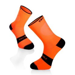 Skarpety rowerowe SKARPETKI ROWEROWE LEKKIE Fluo Orange. Pomarańczowe skarpetki damskie TRY TO FLY, bez wzorów, z elastanu. Za 57.48 zł.