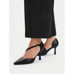 Szpilki JENNY. Czarne szpilki damskie Jenny, bez wzorów, bez obcasa, na szpilce, bez zapięcia. Za 129.99 zł.