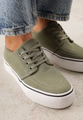 Zielone Klasyczne Tenisówki z Ozdobnym Paskiem przy Podeszwie Ranora. Zielone obuwie sportowe casual damskie Born2be, bez wzorów, z dresówki, bez zapięcia. Za 49.99 zł.