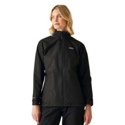Kurtka Wodoodporna Damska Daysha II. Czarne kurtki damskie Regatta, xl, bez wzorów, z elastanu, z kapturem. Za 242.99 zł.