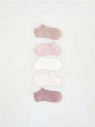 Krótkie skarpetki z bawełną 5 pack - pastelowy róż. Czerwone skarpetki damskie Reserved, bez wzorów, z bawełny. Za 49.99 zł.