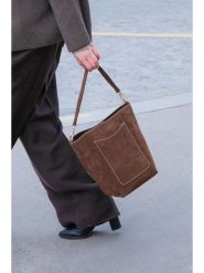 Maison héritage PARIS Skórzana torebka "Leyla" w kolorze brązowym - 28 x 26 x 14 cm rozmiar: onesize. Brązowe torebki klasyczne damskie maison héritage PARIS, z materiału, przez ramię, bez dodatków. Za 282.99 zł.